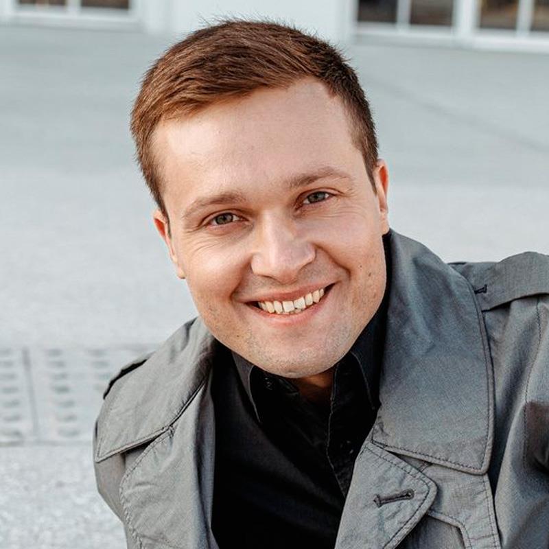 Постер Денис Демин