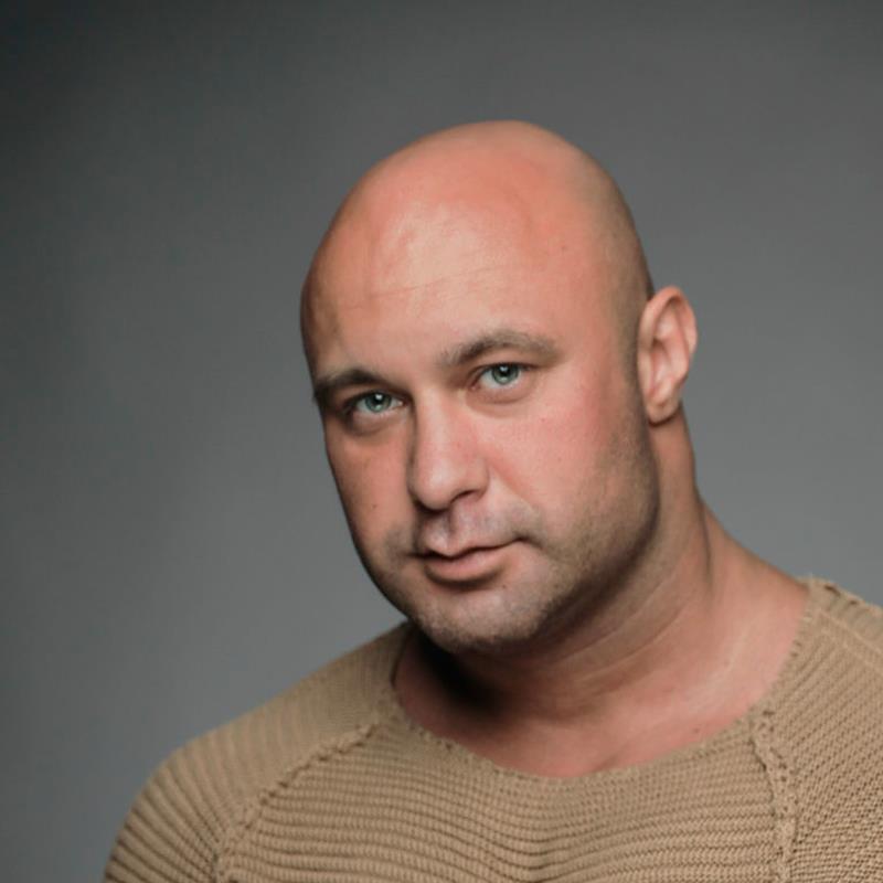 Постер Максим Сушко