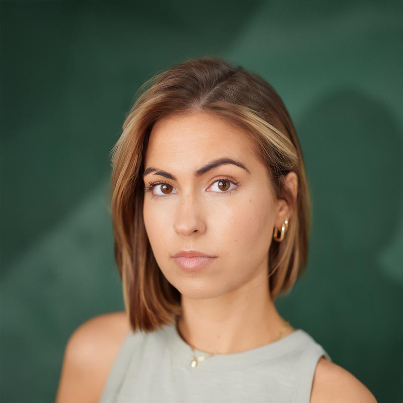 Постер Рианнон Клементс