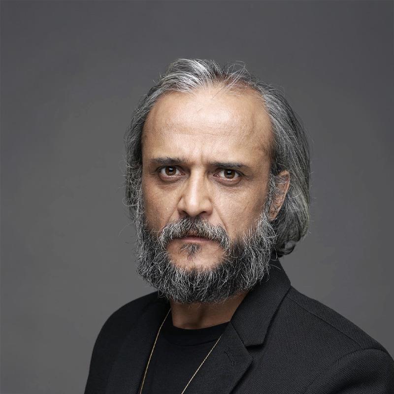 Постер Сермет Ешиль