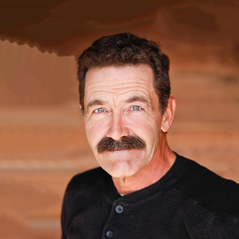 Постер Бен Холл