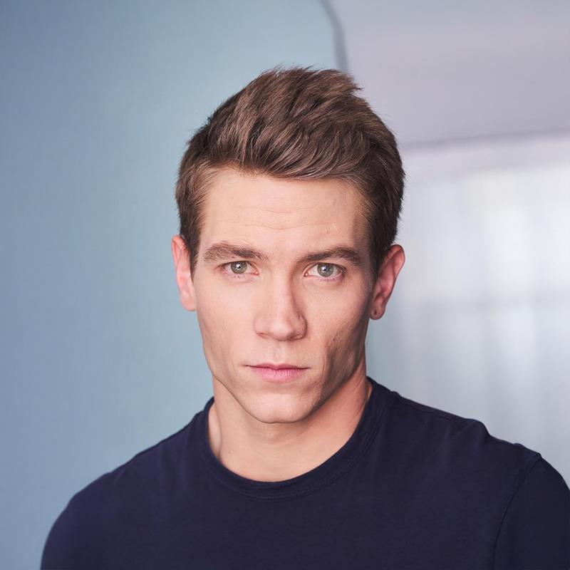 Постер Лукас Адамс