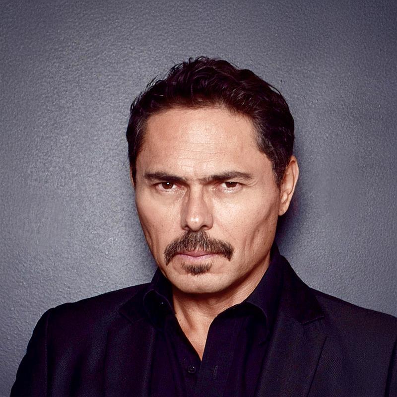 Постер Луис Альфредо Веласко