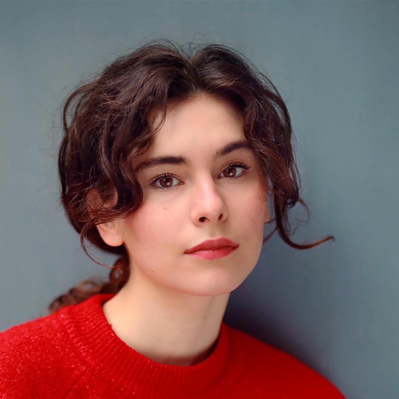 Постер Амбр Мюнье