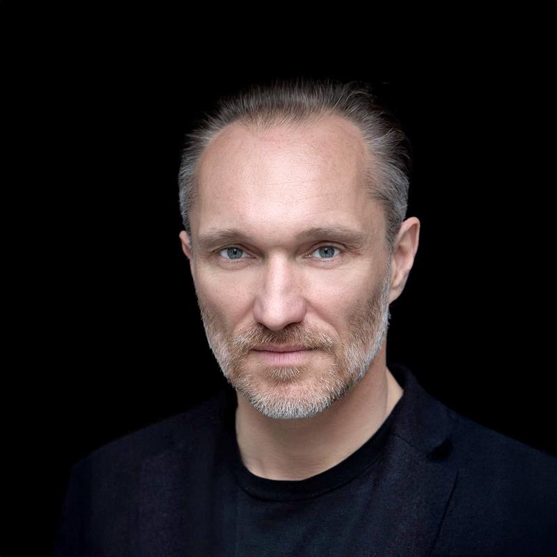 Постер Мариан Митас