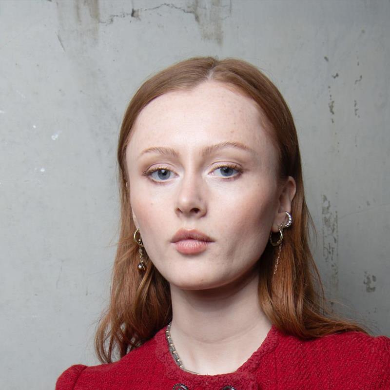 Постер Элин Холл