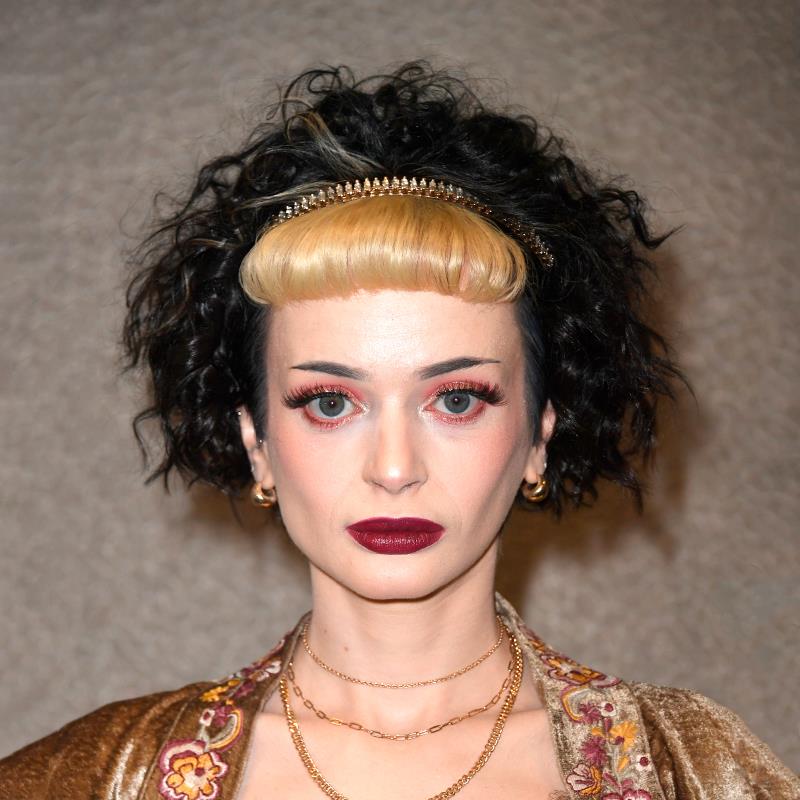 Постер Рут Кодд