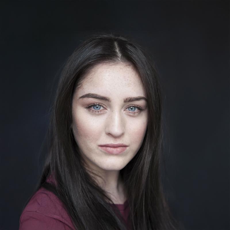 Постер Даниэль Галлиган