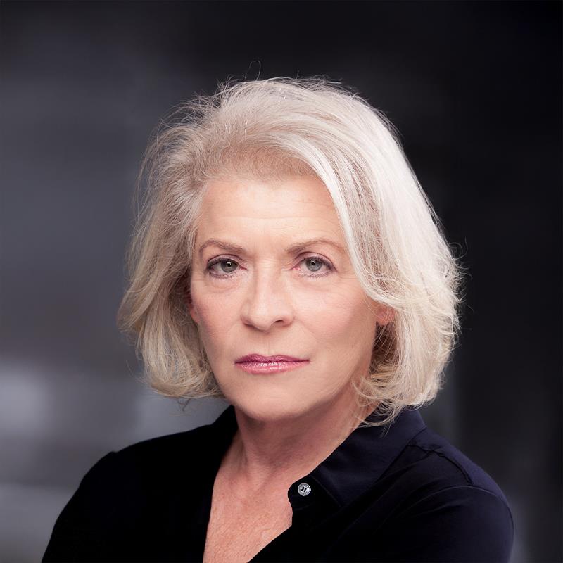 Постер Сюзэнн Бертиш