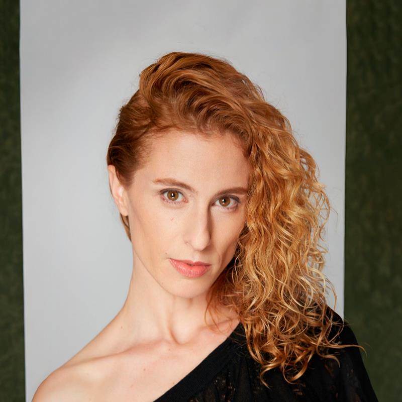 Постер Лара Грубе