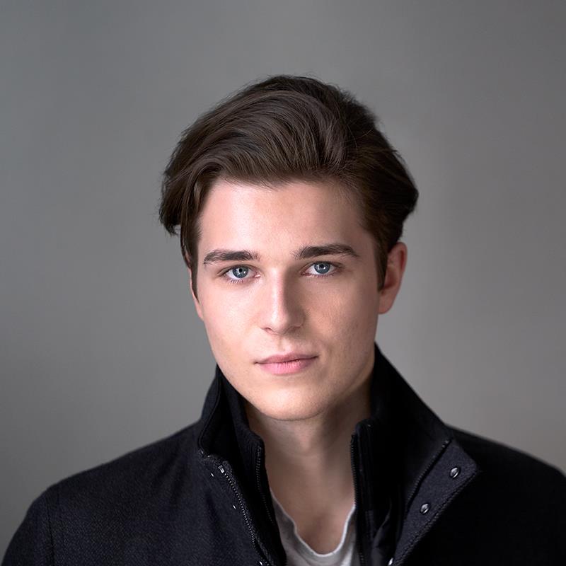 Постер Дакота Тейлор