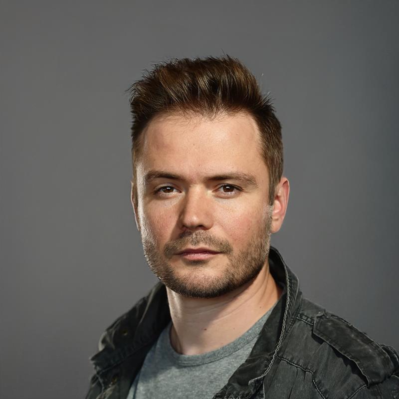 Постер Эдуард Осипов