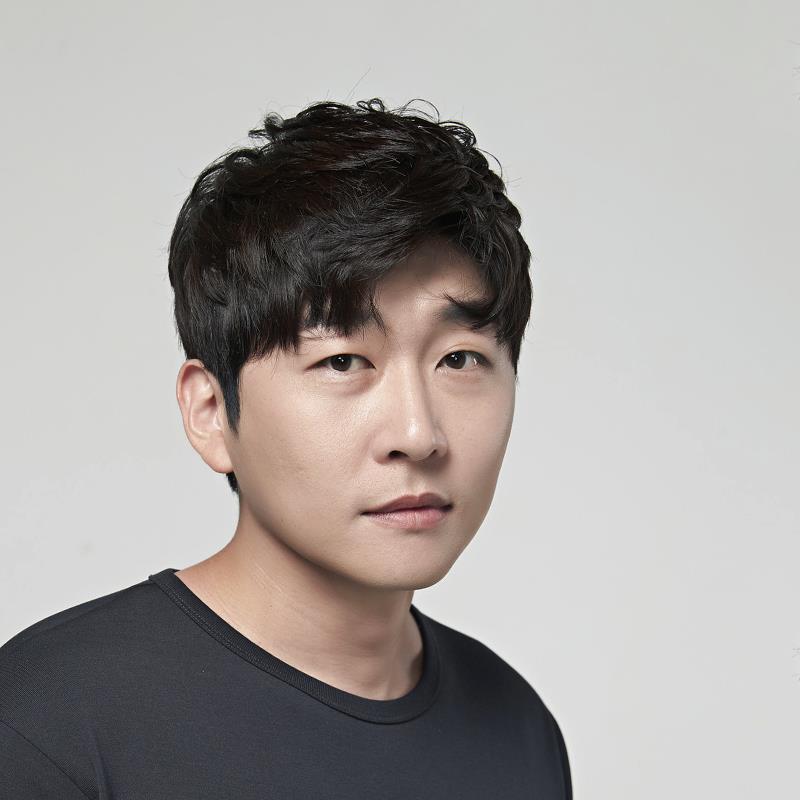 Постер Ён Джэ-ук