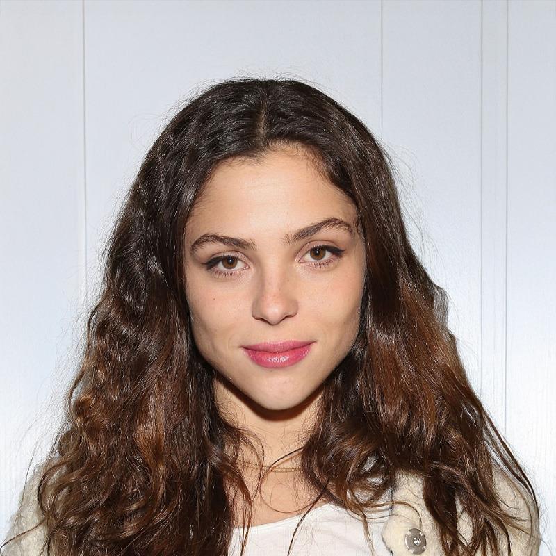 Постер Паулина Давила