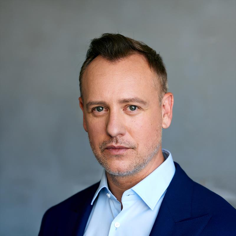 Постер Джон Сандерс