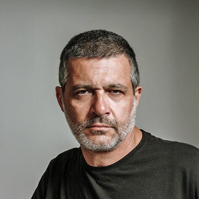 Постер Костантино Комито