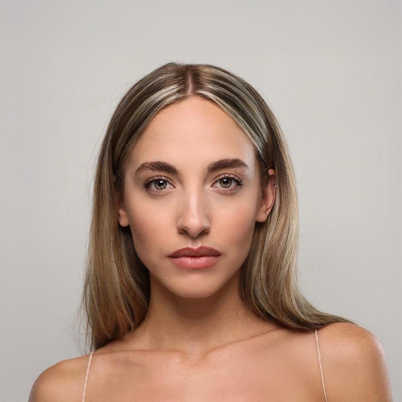 Постер Меган Карраскильо