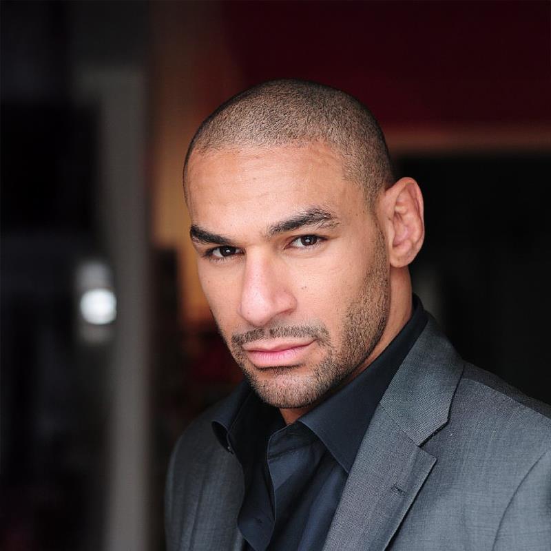 Постер Джей Хайрон