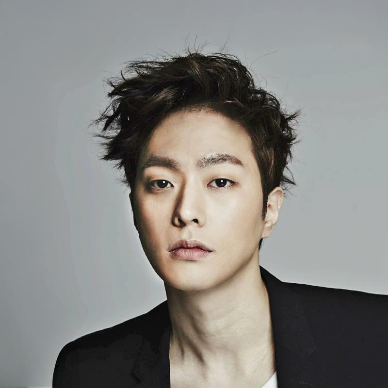 Постер Чхве Мин