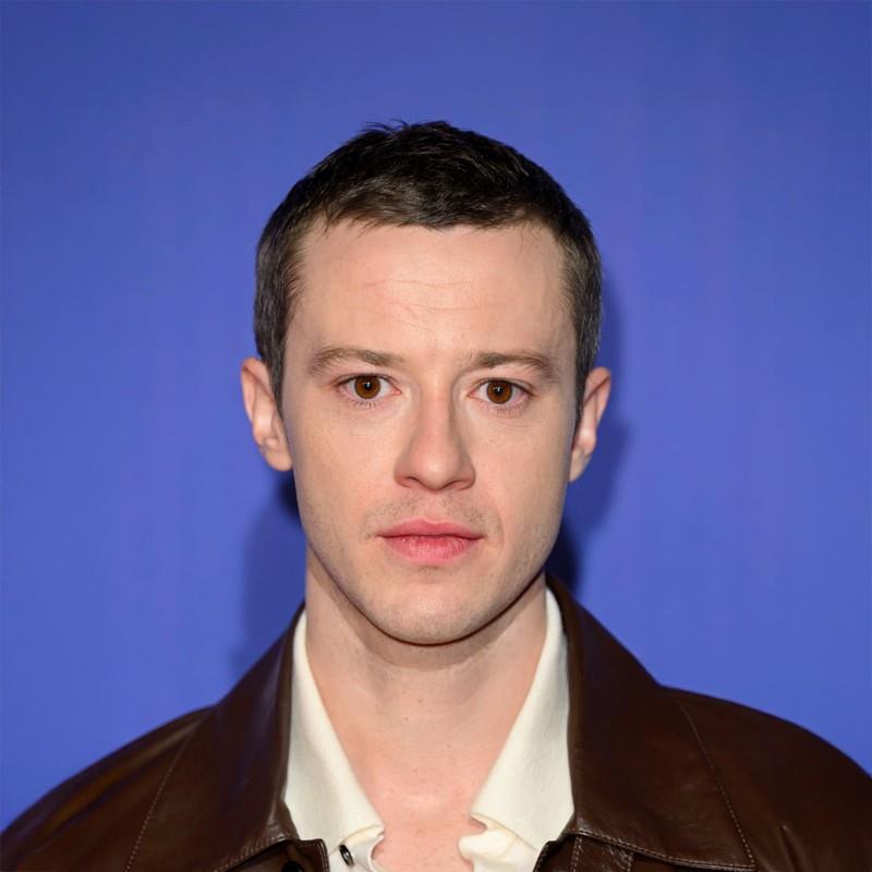 Постер Джозеф Куинн