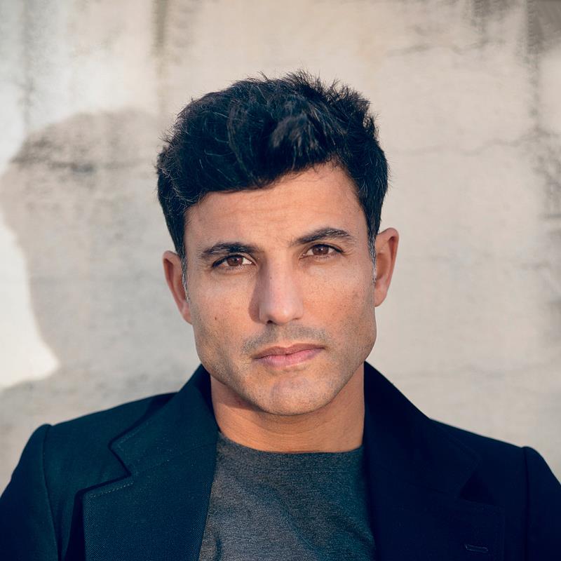 Постер Даниэль Лунд