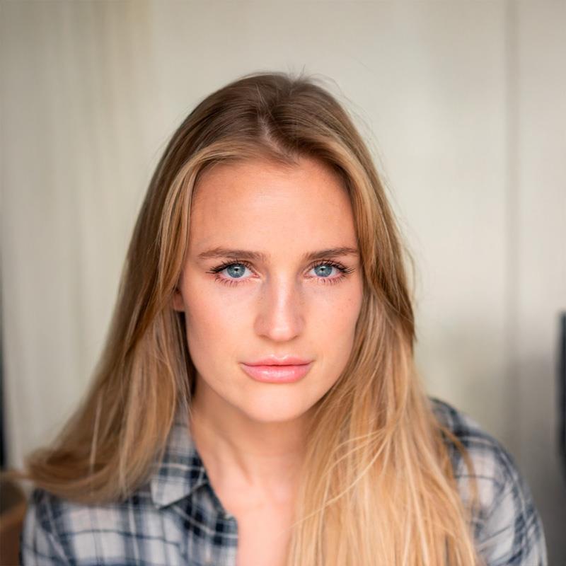 Постер Леона Кларк