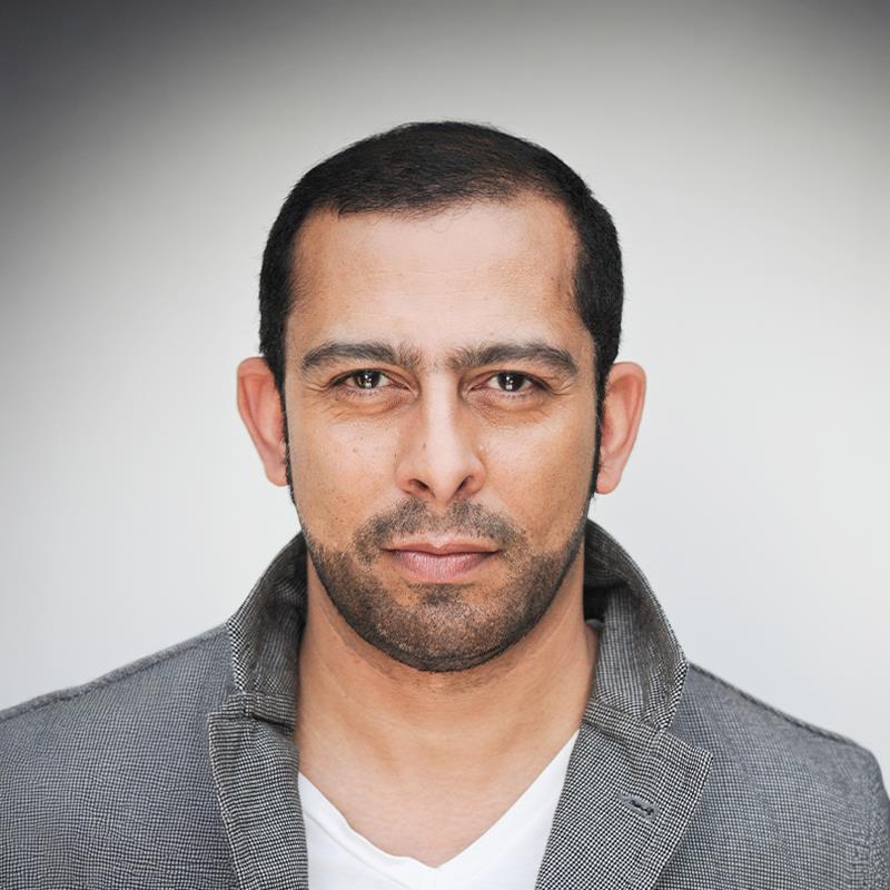 Постер Эмилио Дургасингх