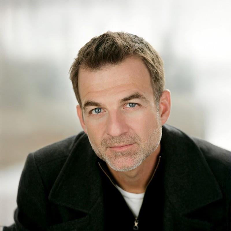 Постер Грегори Аббей