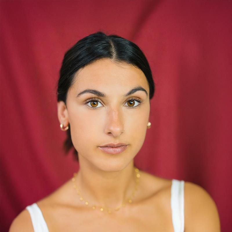 Постер Нина Сингх