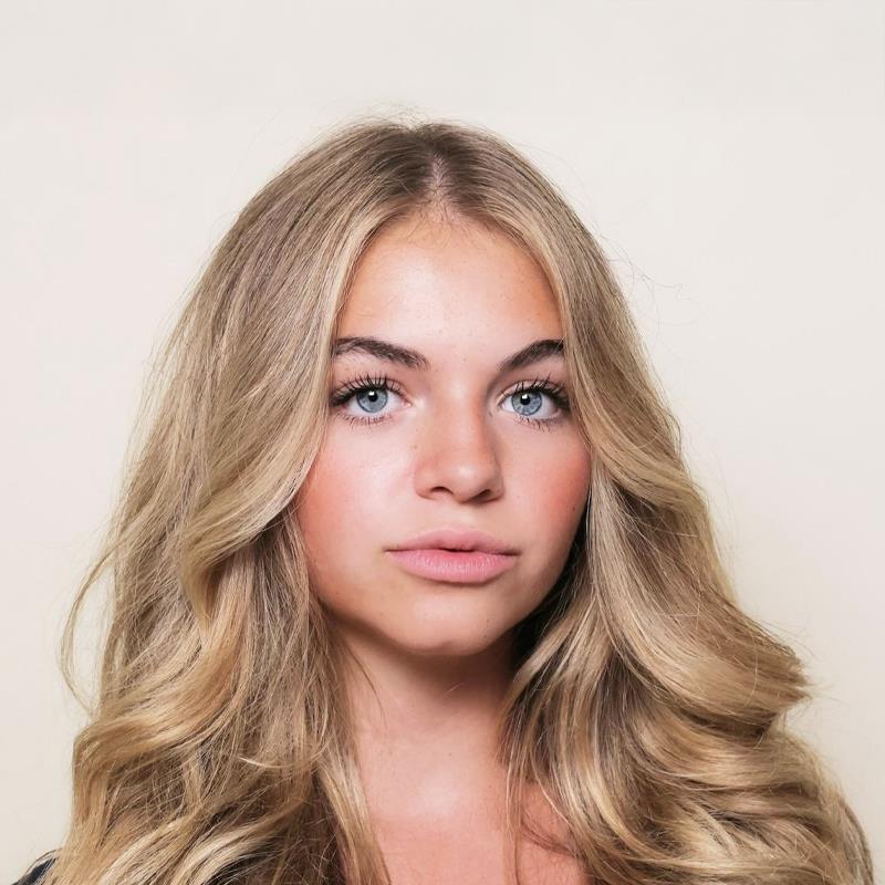 Постер Риз Оливия Коте