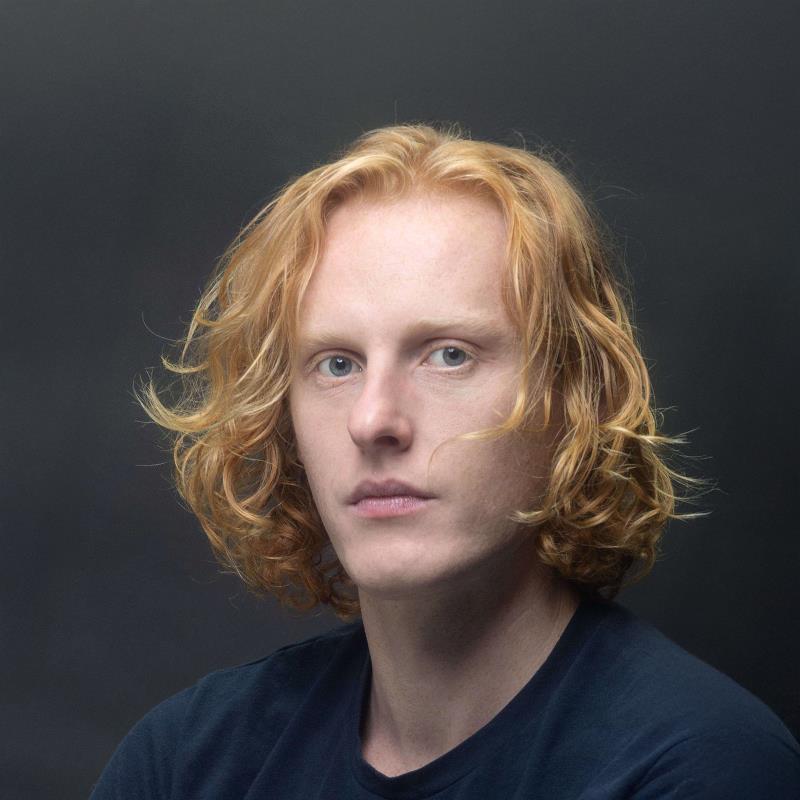 Постер Риз Митчелл