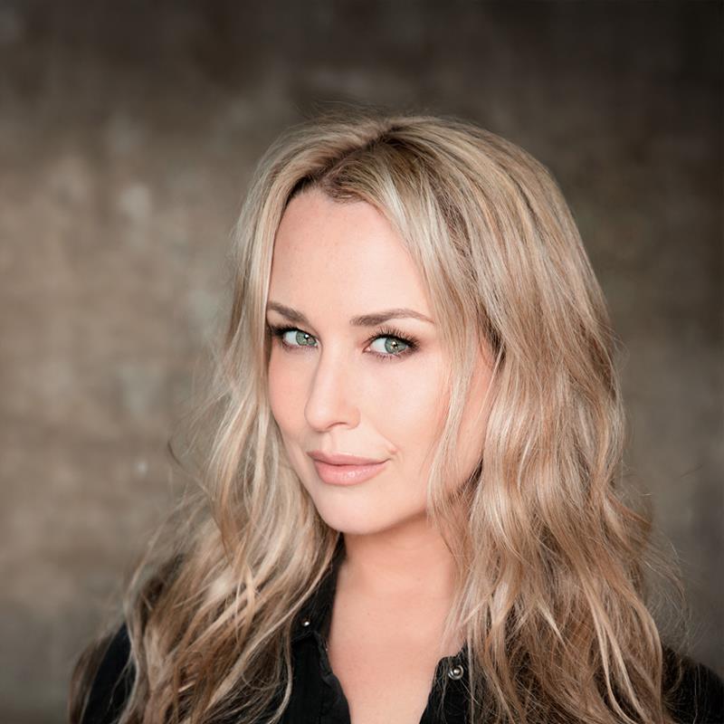 Постер Алекс Роуз Визель