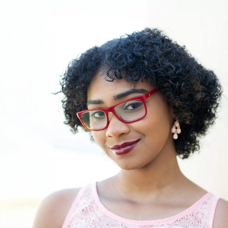 Постер Анаирис Киньонес