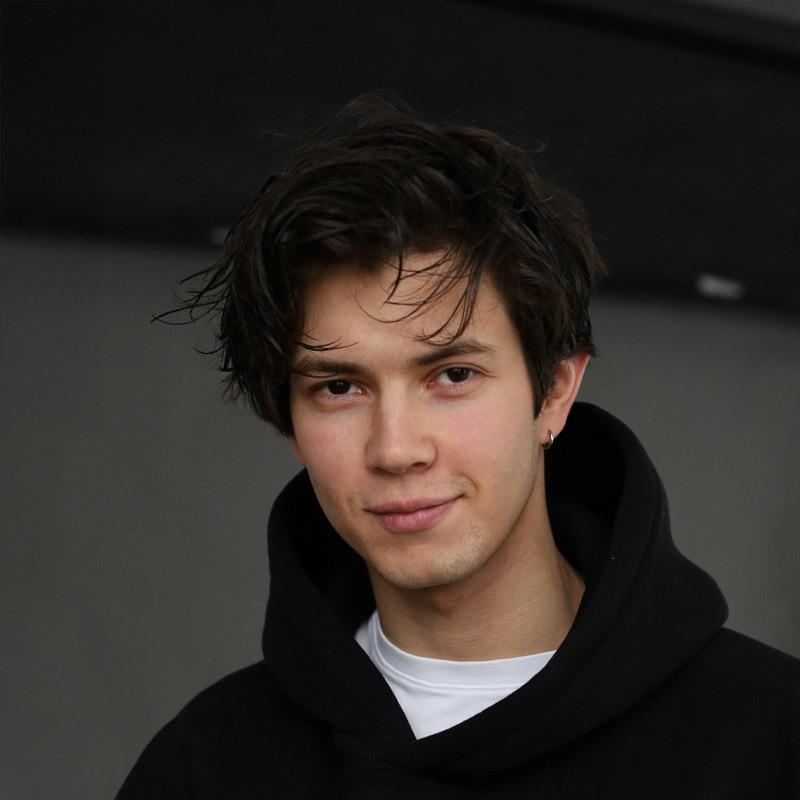 Постер Денис Никитин