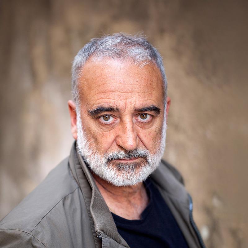 Постер Лучиано Миле