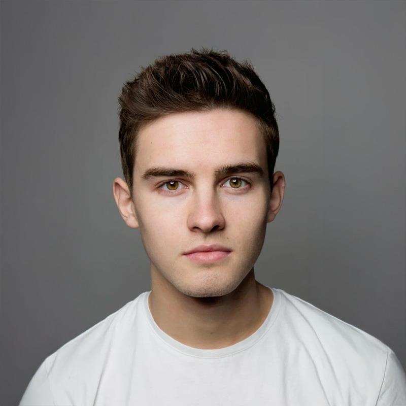 Постер Майкл Джонстон