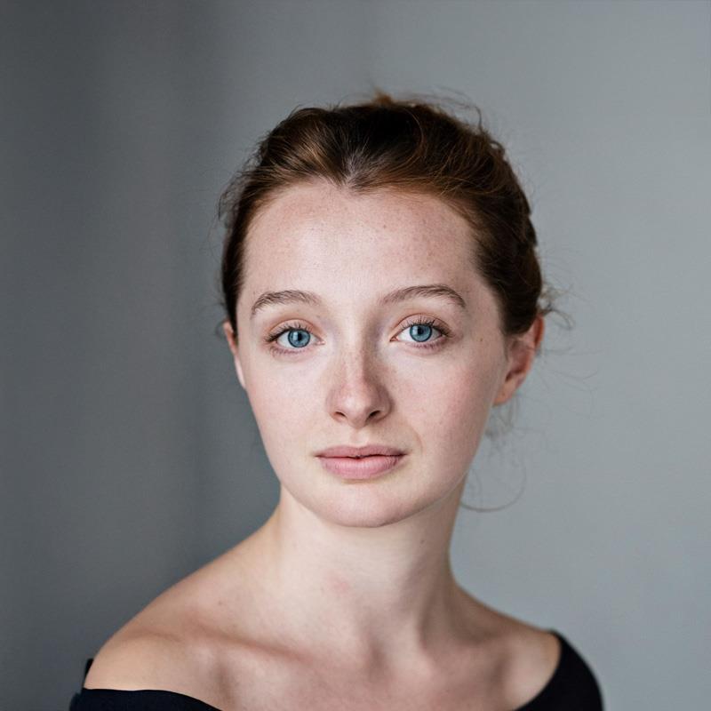 Постер Поппи Гилберт