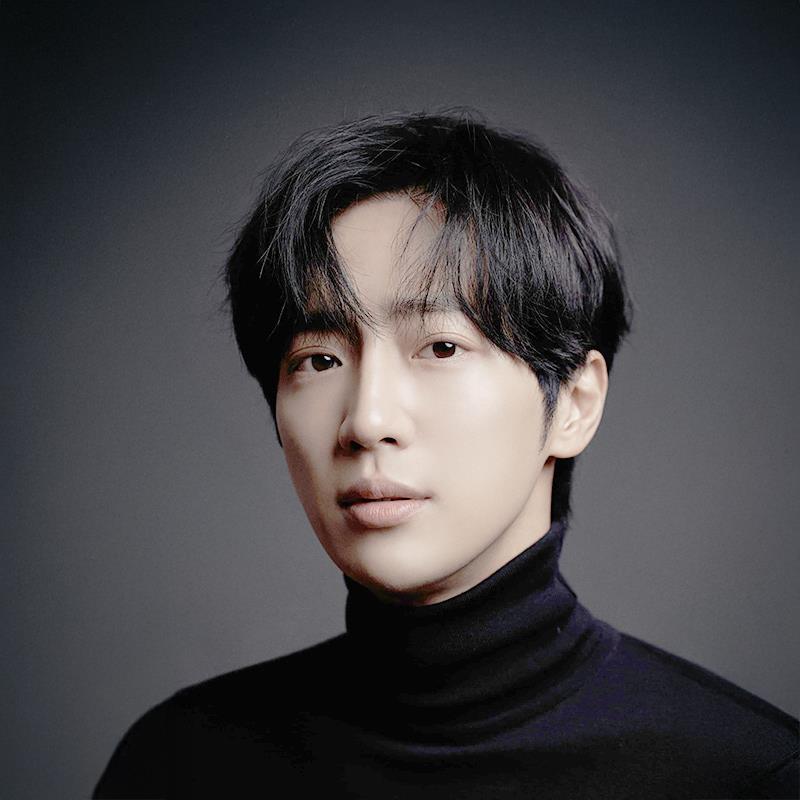 Постер Ли Сан-ёп