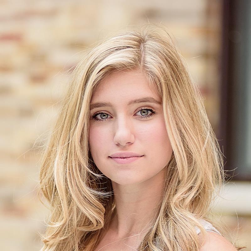 Постер Софи Болен