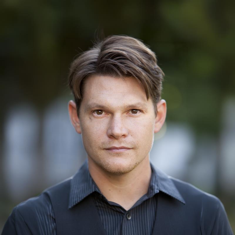 Постер Кертис Харрисон