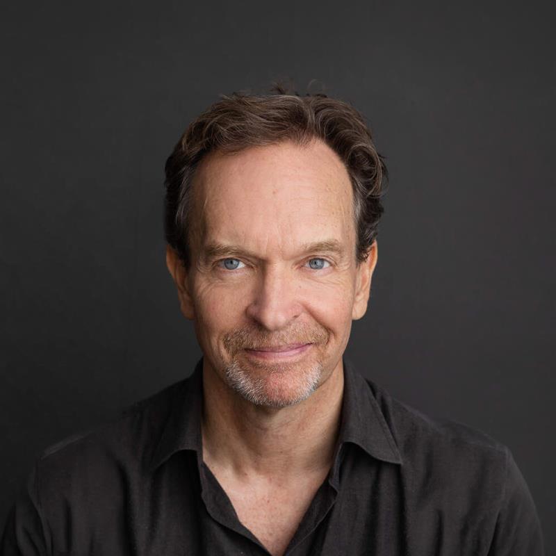 Постер Лэтэм Гейнс