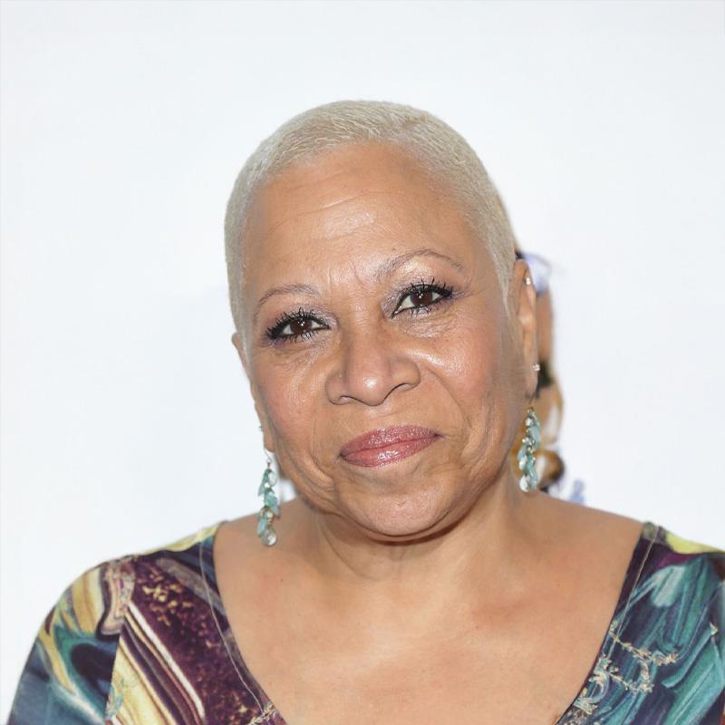 Постер Дениз Дауз