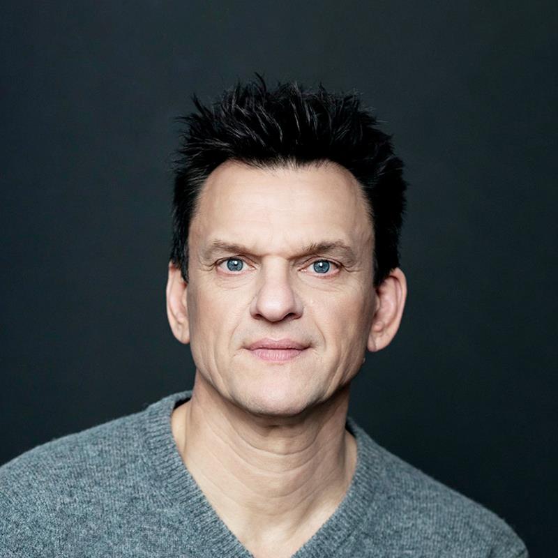 Постер Алекс Биспинг