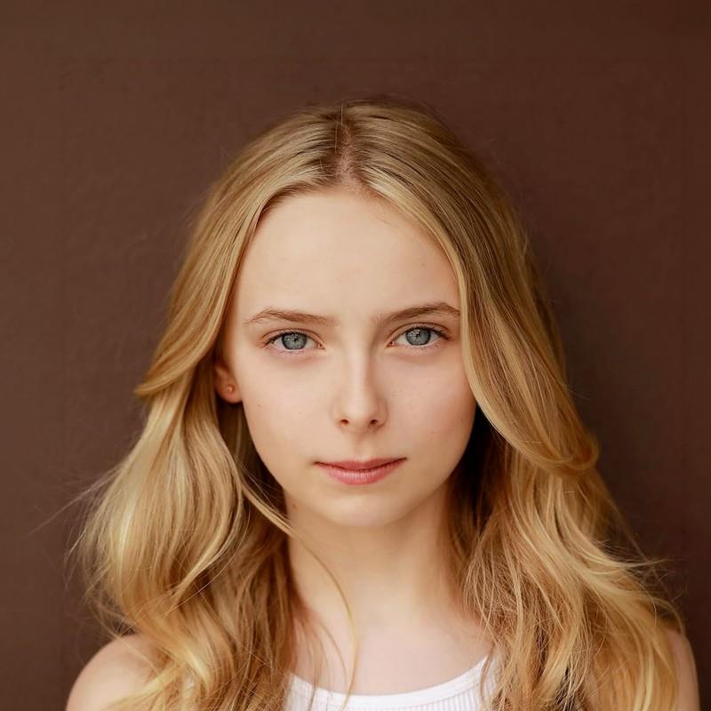 Постер Анук Дарвин Хоумвуд