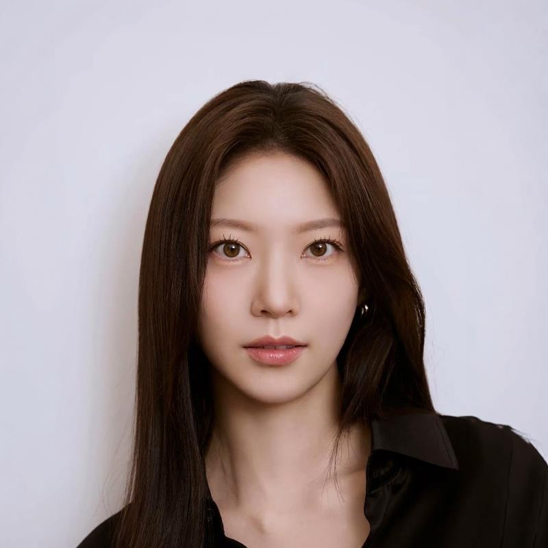 Постер Кон Сын-ён