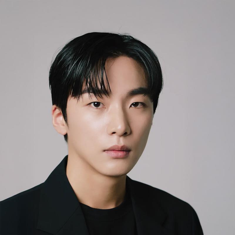 Постер Пак Сон-джун