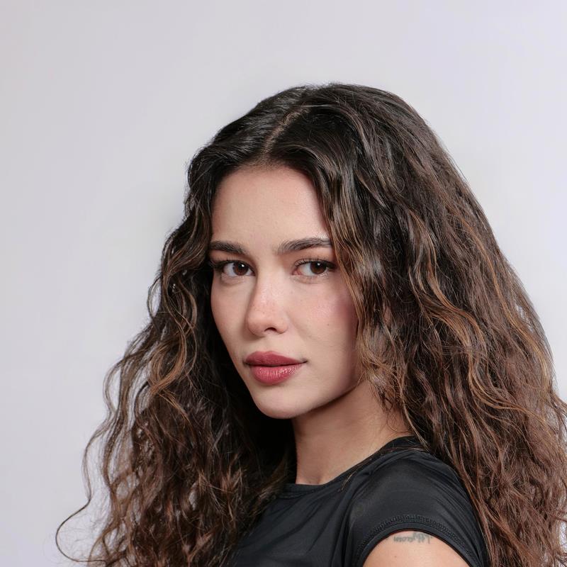 Постер Тюркю Су Демирель