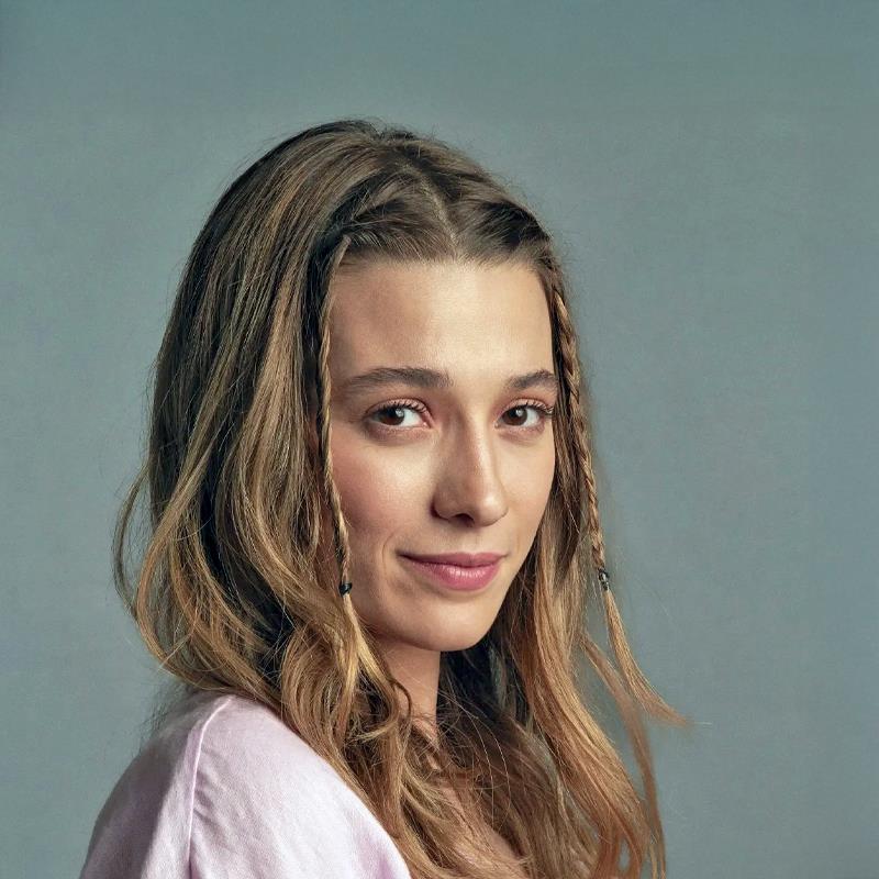 Постер Сумейе Айдоган