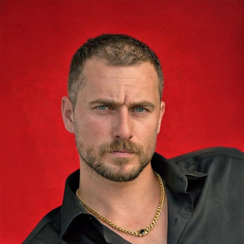 Постер Хакан Динчкол