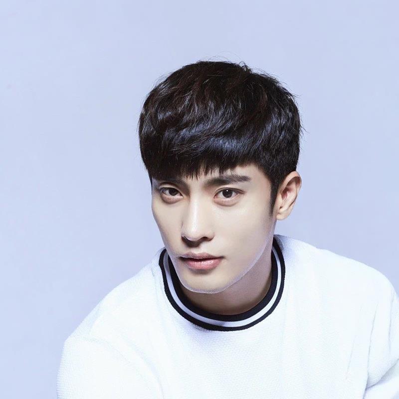 Постер Сон Хун